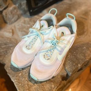 Nike Air Max 2090 'White Barely Green'